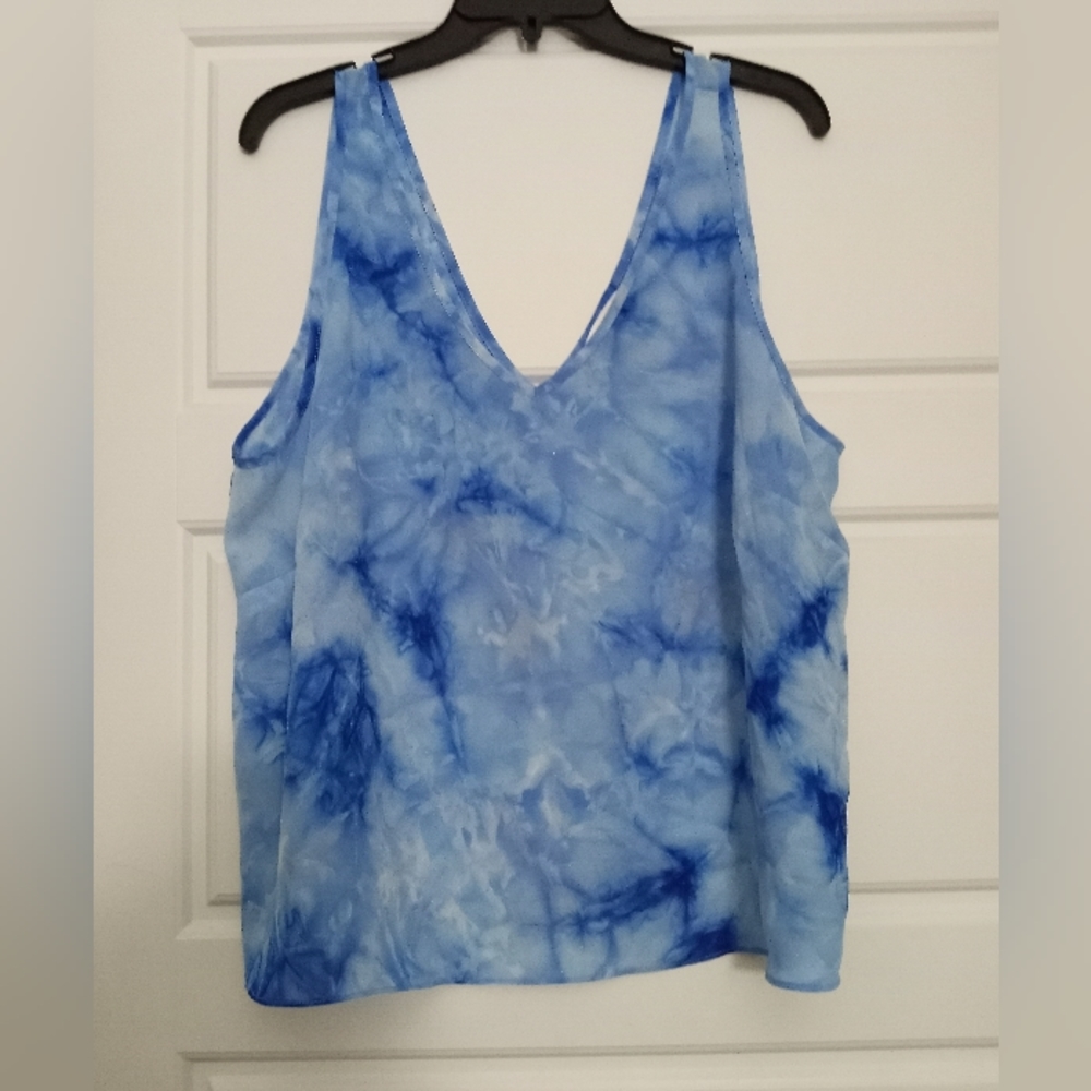 Lane Bryant Cacique blue tie dye sleeveless v neckline blouse plus size